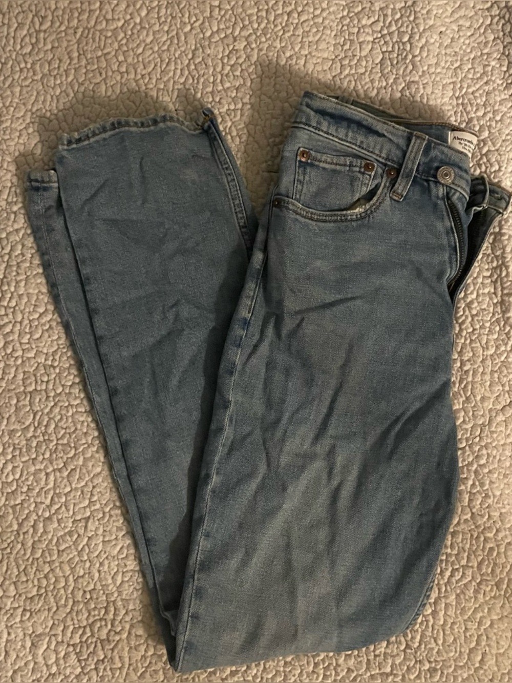 Abercrombie Ultra High Rise 90s Slim Straight Jean - Picture 5 of 5